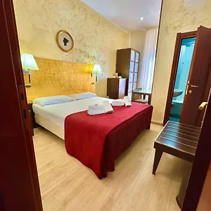 https://fiorella-milan.italymilanhotels.net
