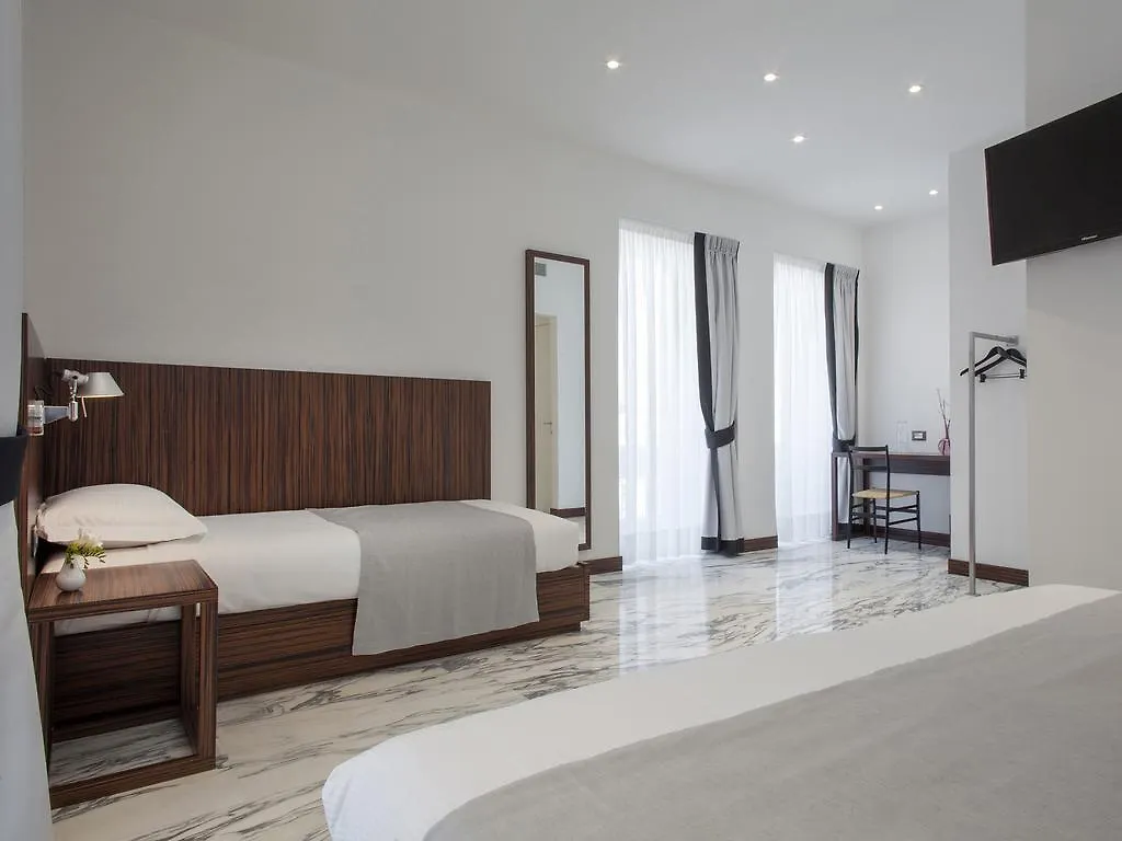 My Bed Montenapoleone Milan Guest house